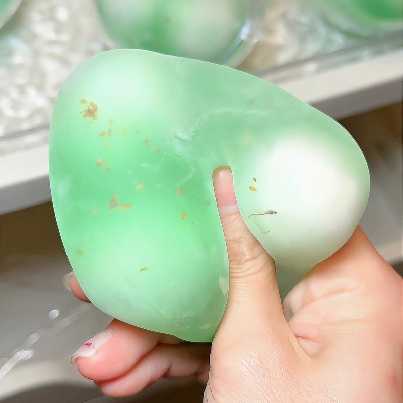 Burst-Filling Crunchy Squishy Ball